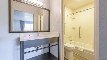 Ensemble douche/baignoire, serviettes fournies
