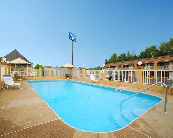 Seasonal outdoor pool