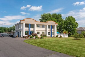 Exterior - Rodeway Inn & Suites New Paltz - Hudson Valley (Highland)