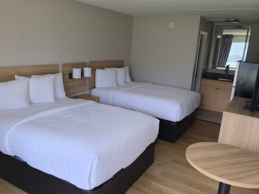 Double Room, 2 Double Beds