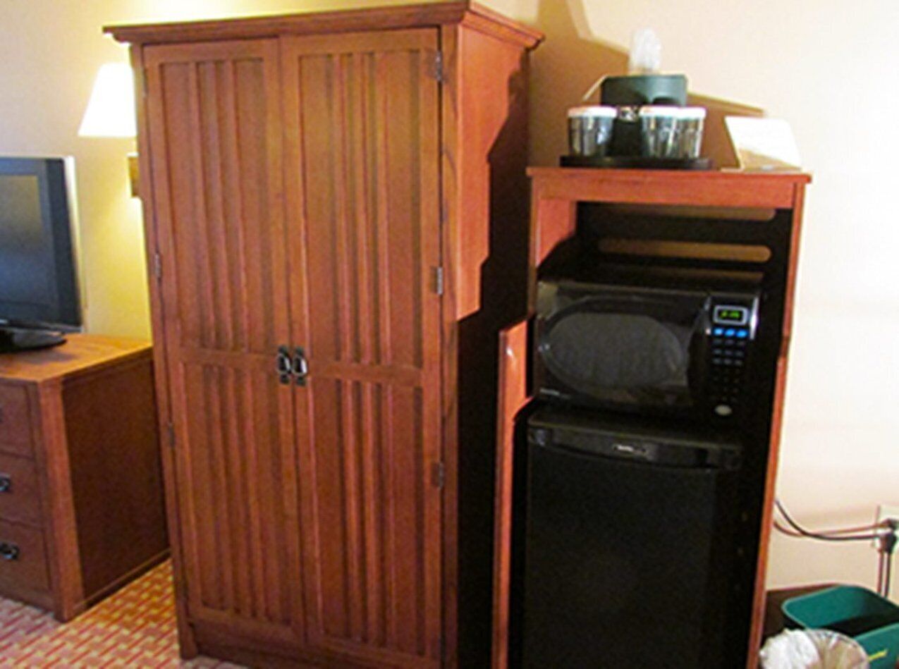 in-room safe, desk, iron/ironing board, free cots/infant beds