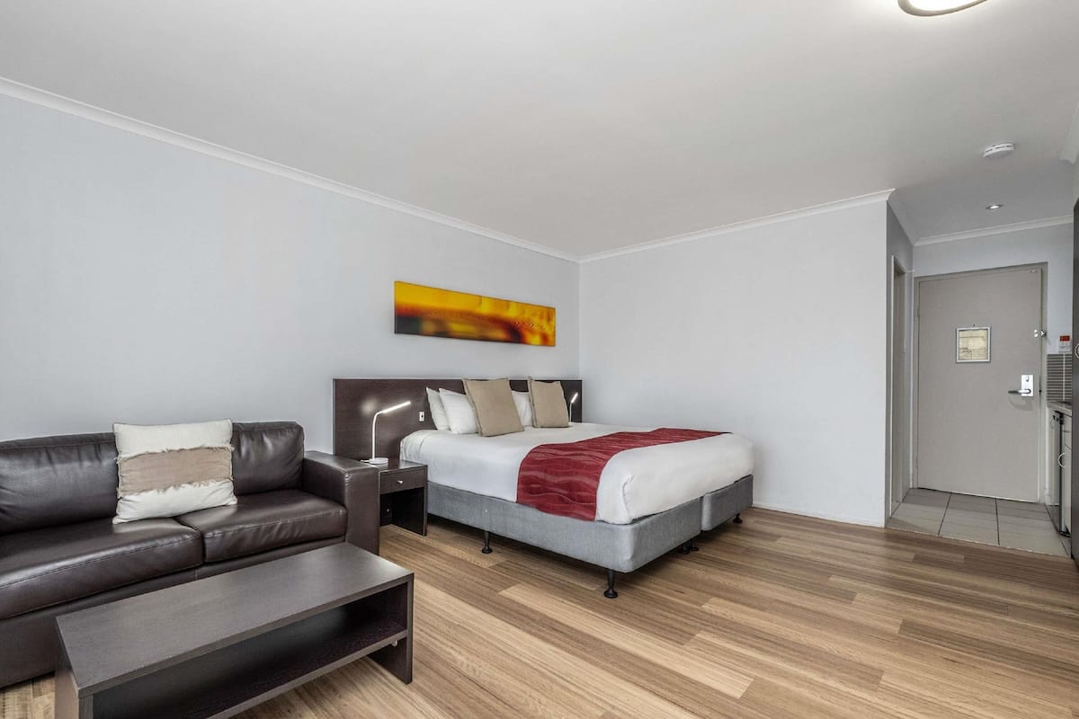 Deluxe Room, 1 King Bed