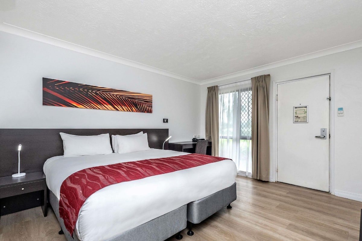 Superior Room, 1 King Bed