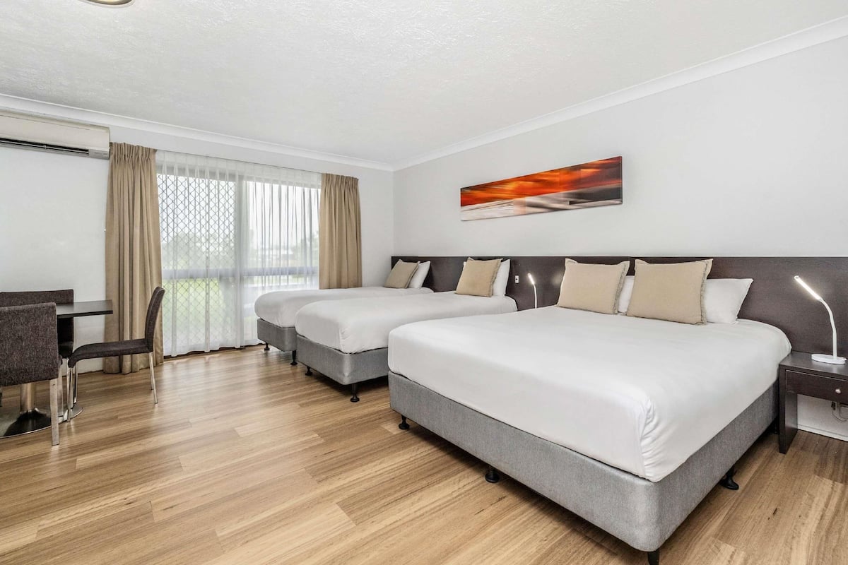 Family Room, Multiple Beds