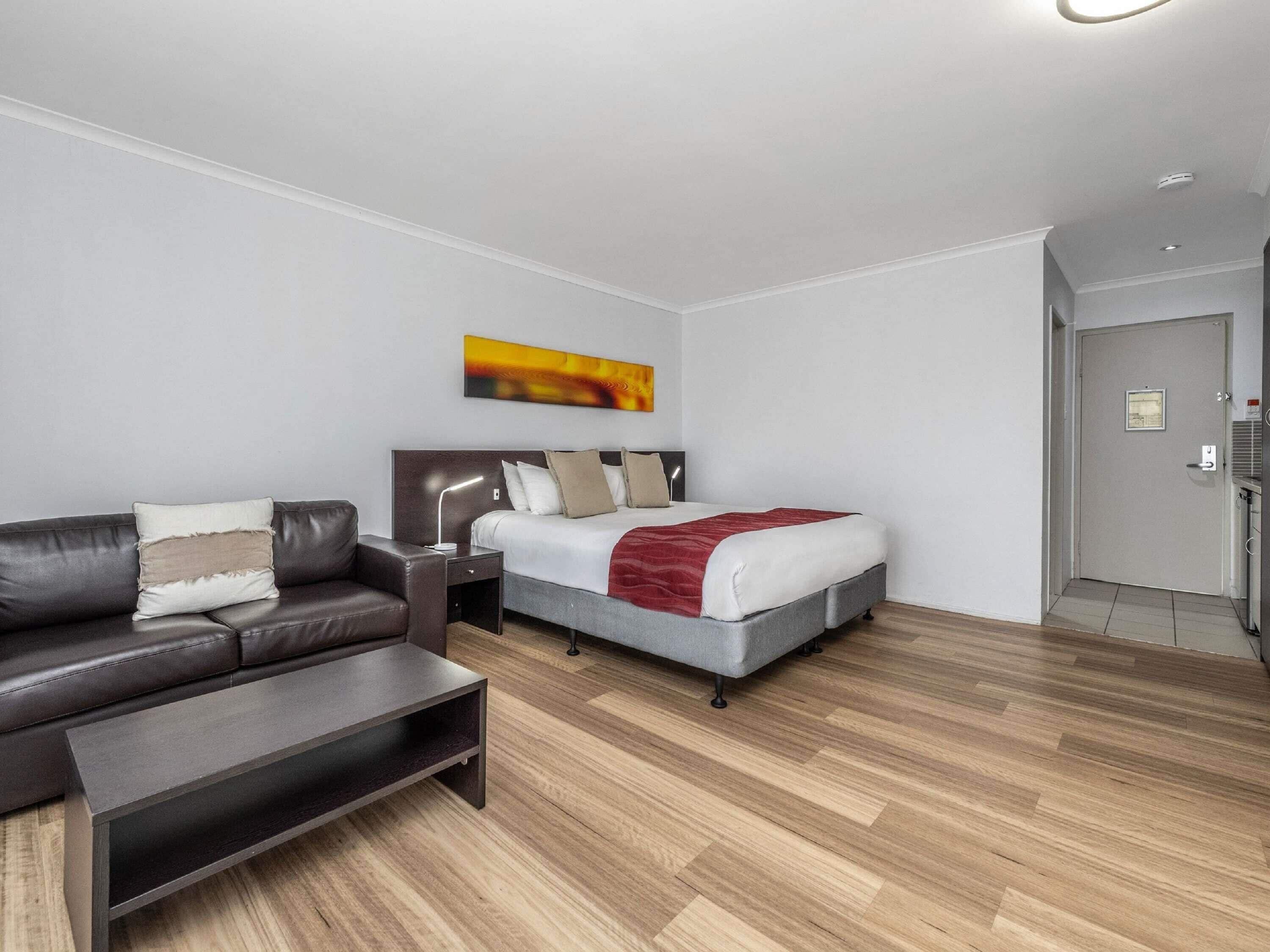 Deluxe Room, 1 King Bed