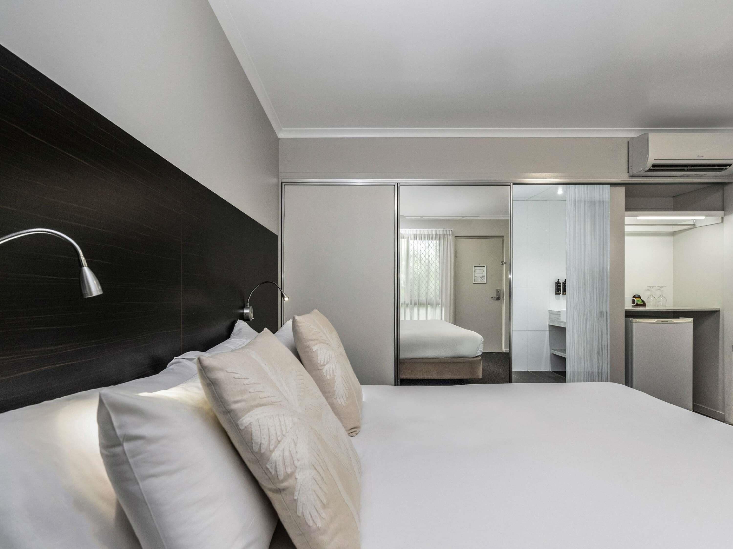 Premium-Zimmer, 1 King-Bett | Hochwertige Bettwaren, Zimmersafe, Verdunkelungsvorhänge