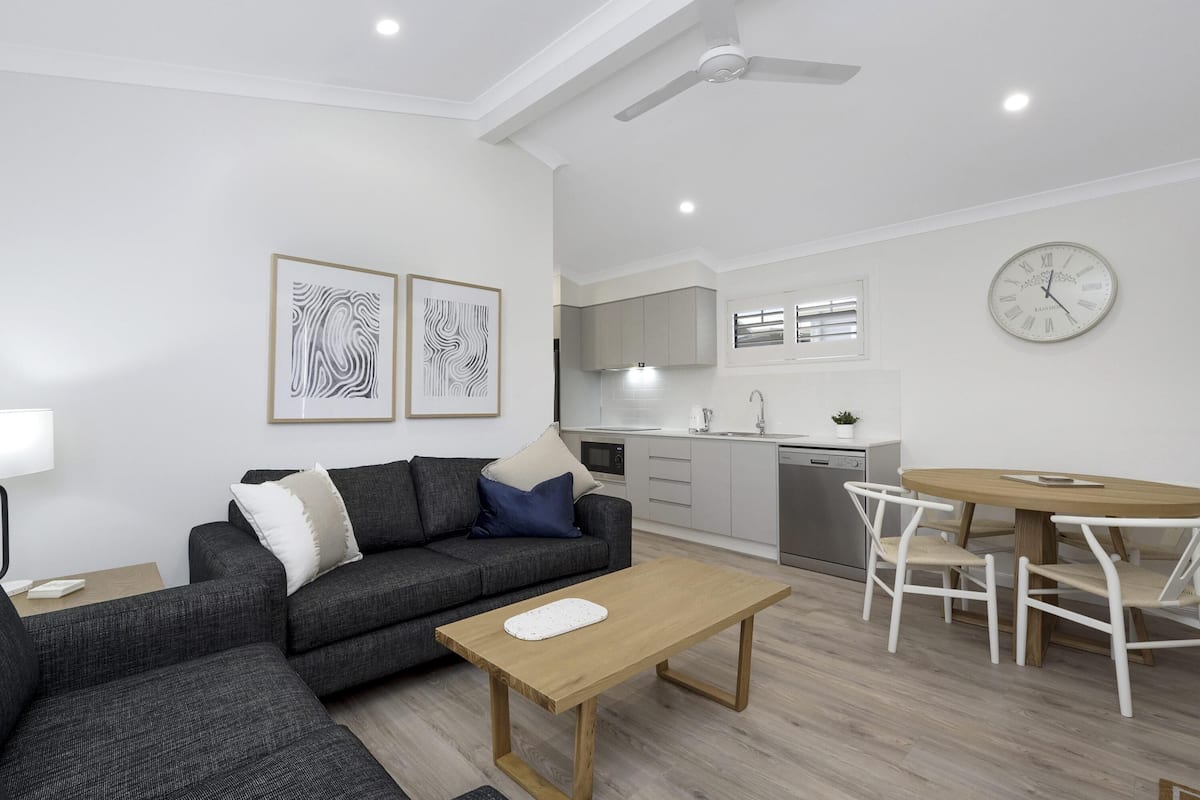Bungalow Deluxe, 2 habitaciones | Ropa de cama de alta calidad y caja de seguridad en la habitación