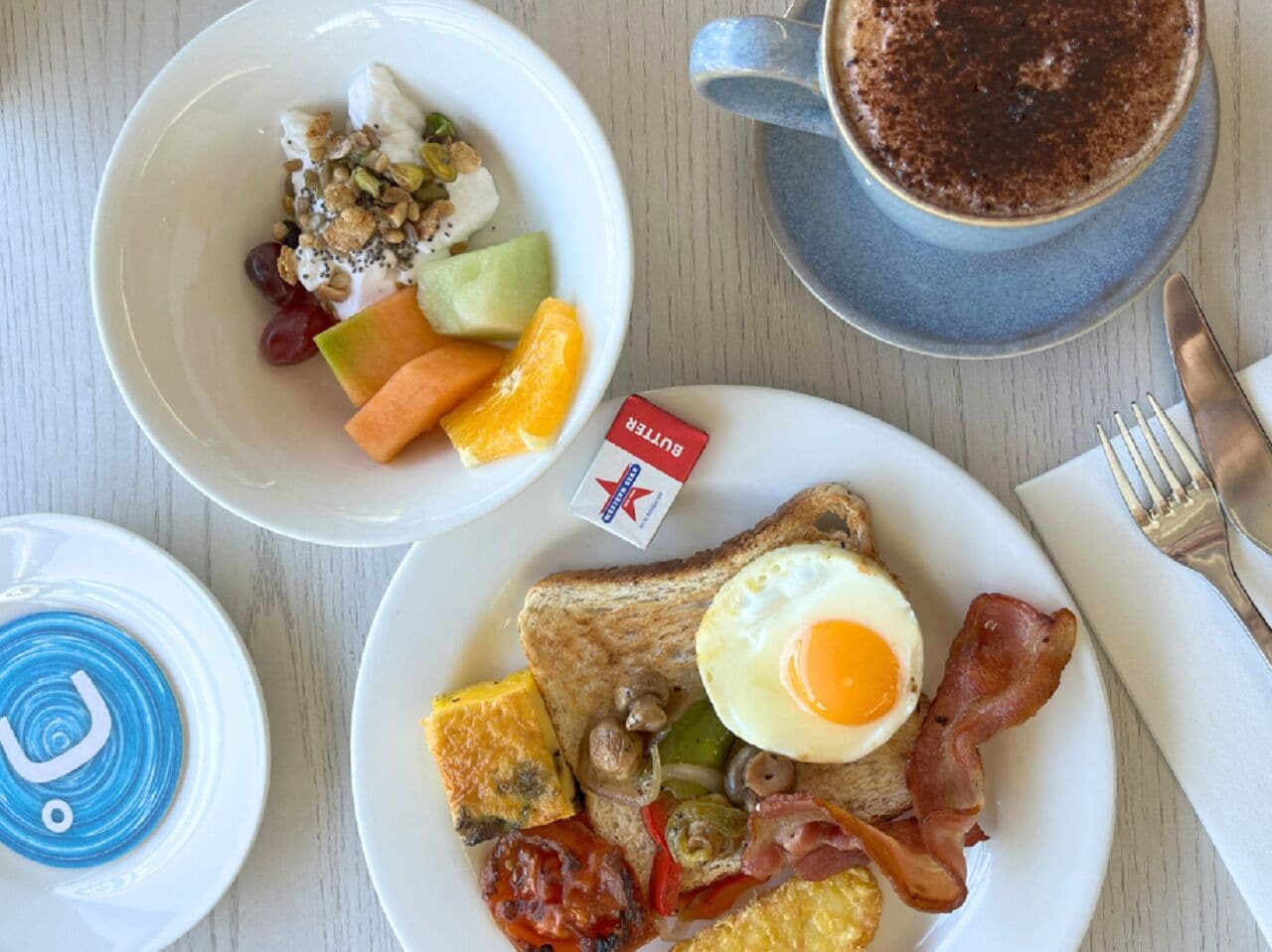 daily buffet breakfast for a fee