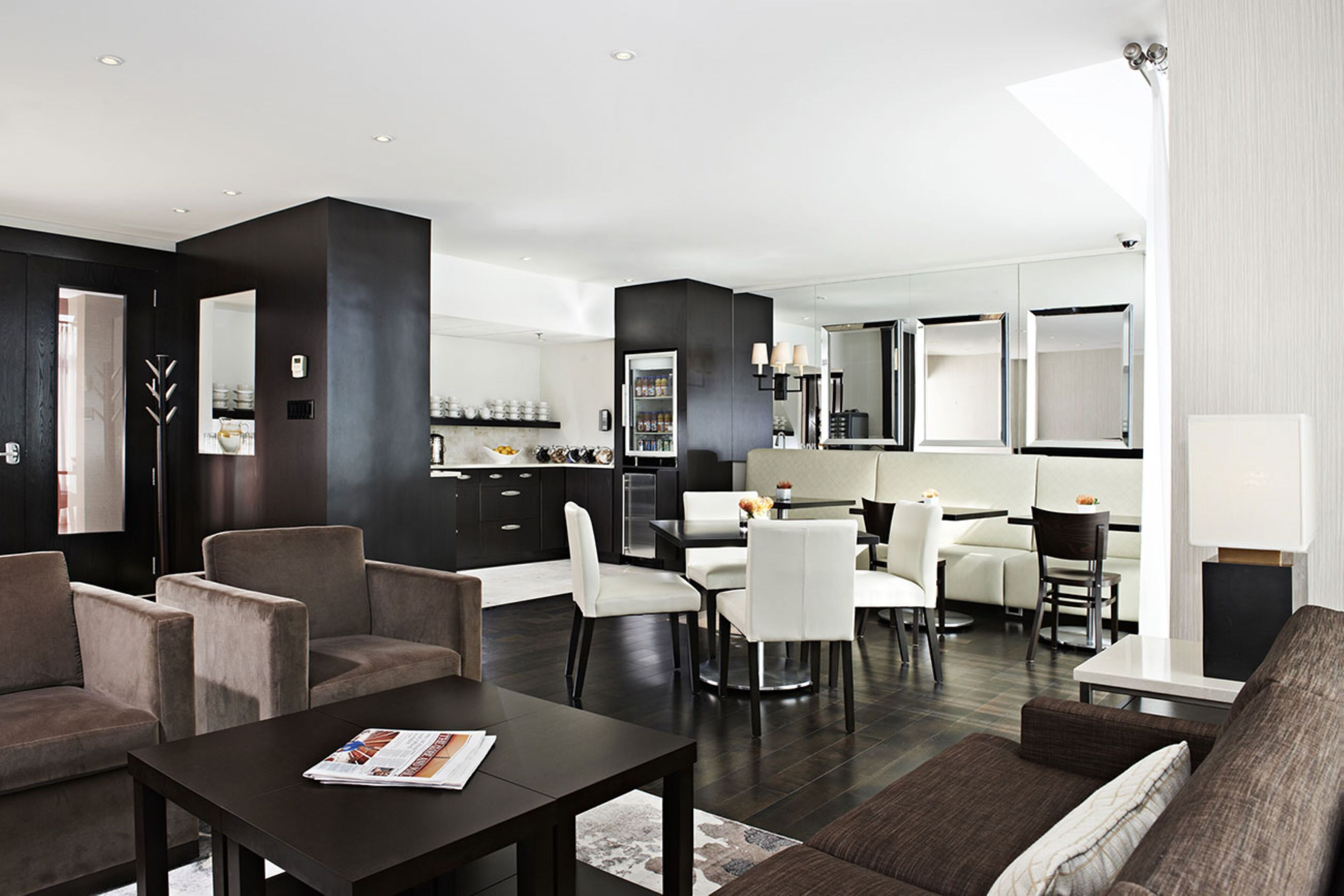 business room (crown service) | executive lounge