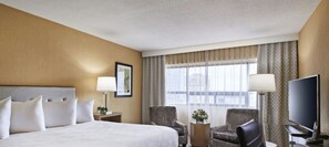 Deluxe Room (King) | Premium bedding, down comforters, pillowtop beds, in-room safe