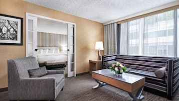 Deluxe Suite, 1 King Bed (King) | Premium bedding, down comforters, pillowtop beds, in-room safe