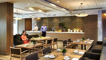 Daily cooked-to-order breakfast for a fee