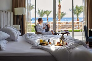 1 bedroom, premium bedding, minibar, in-room safe
