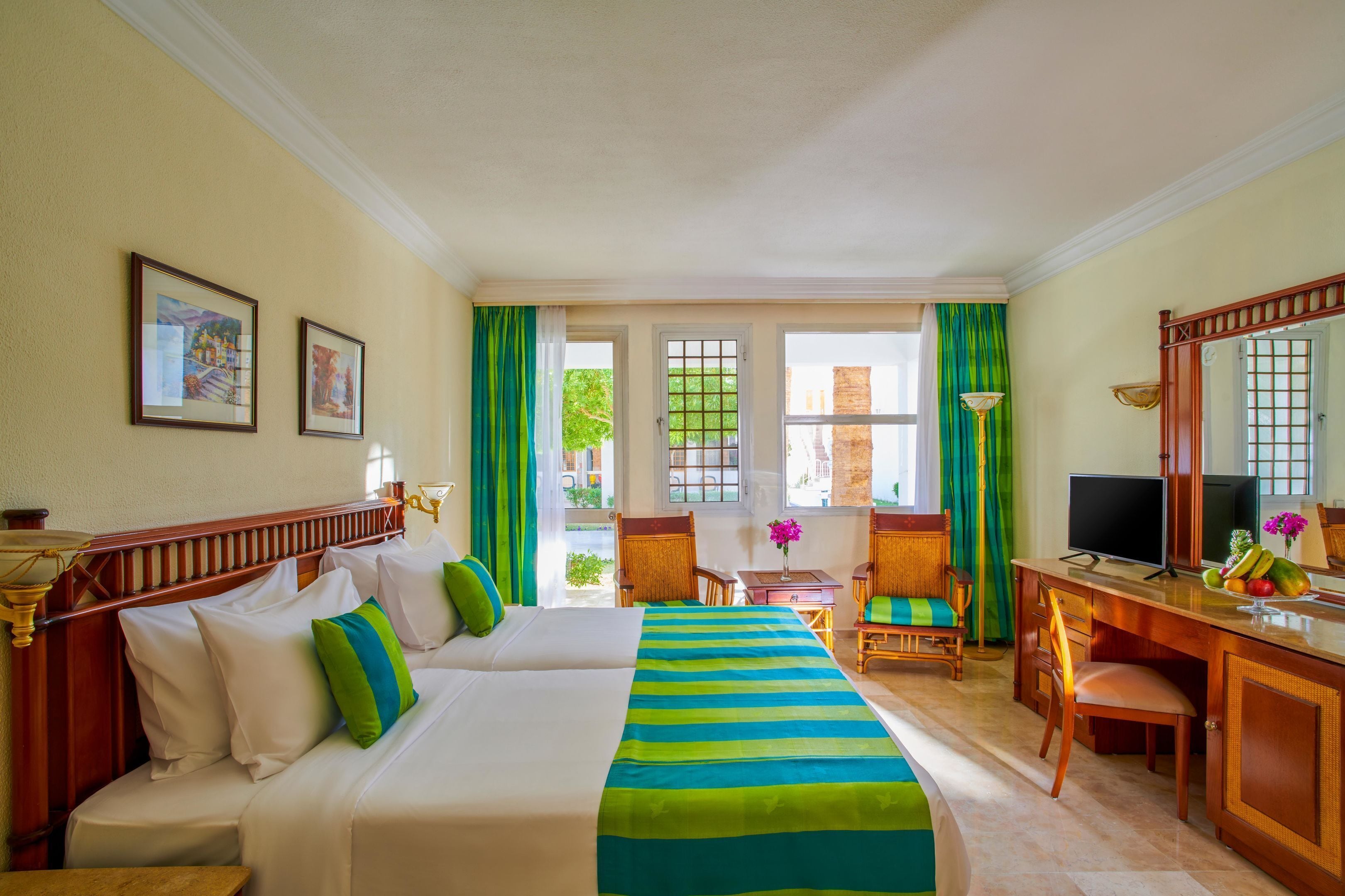 Premium bedding, minibar, in-room safe, desk