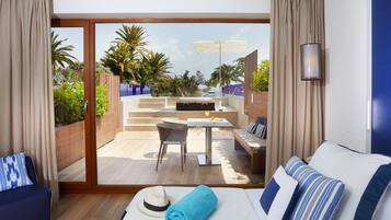 Chambre Double Premium, piscine privée, vue mer (Oasis, VIP Lounge Included) | Terrasse/Patio