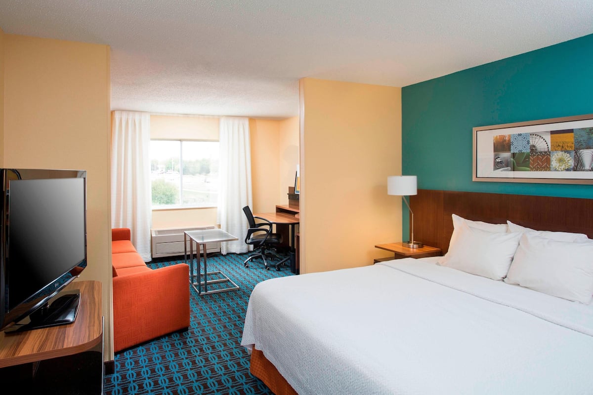 Premium bedding, pillowtop beds, in-room safe, desk