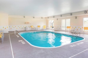 Piscine intérieure