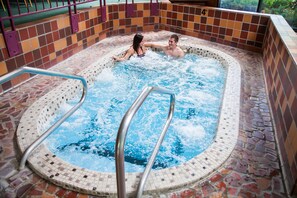 Indoor spa tub