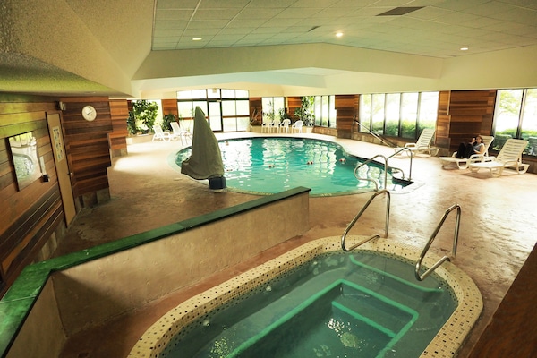 Innenpool, LiegestĂŒhle