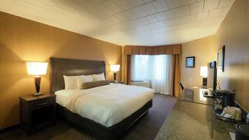 Huone, 1 suuri parisänky | 1 makuuhuone, ylelliset vuodevaatteet, silitysrauta/-lauta