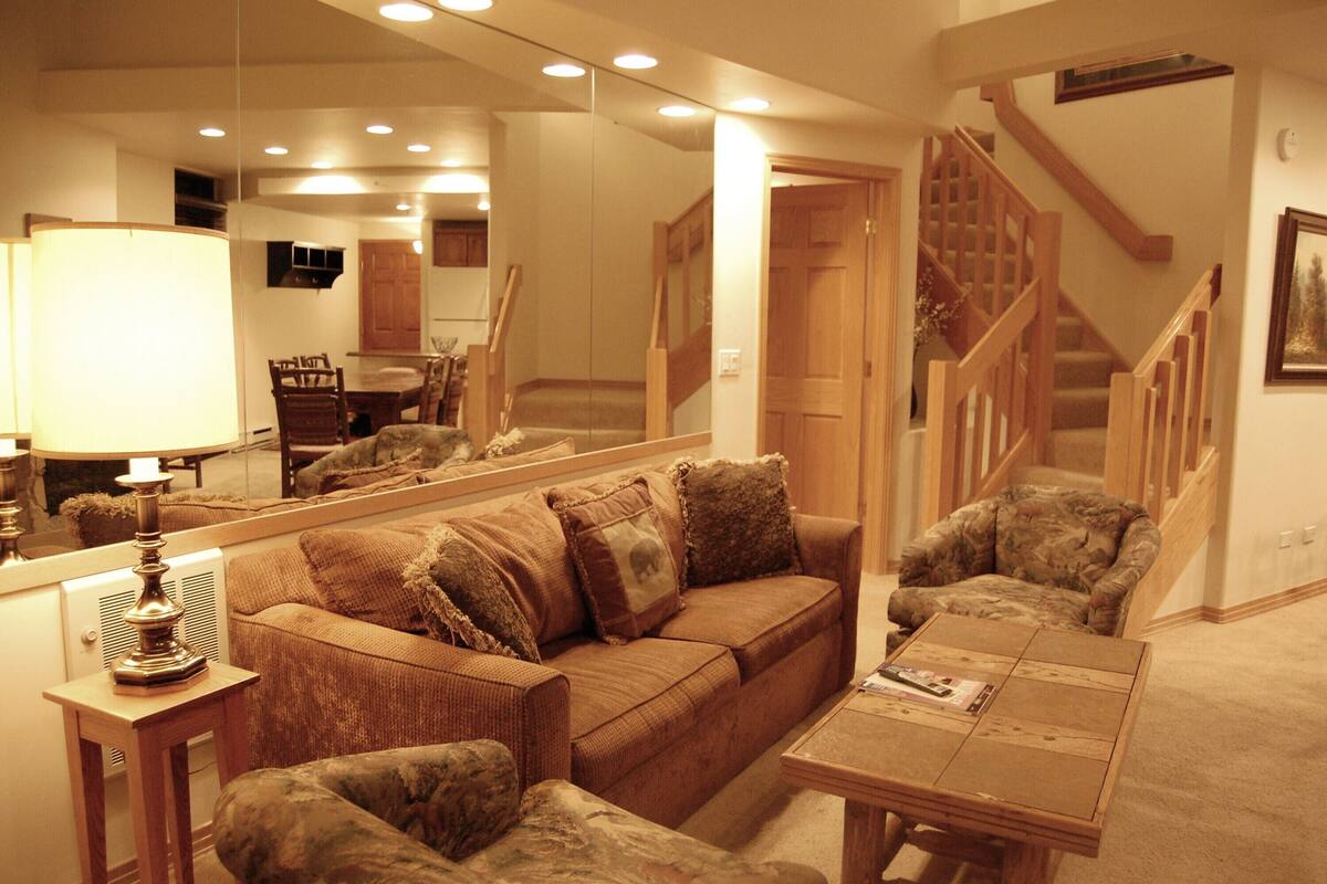 Room, Multiple Beds | Living area