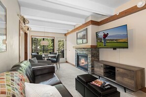 24-inch Smart TV with satellite channels, TV, fireplace - Antlers at Vail (Vail)