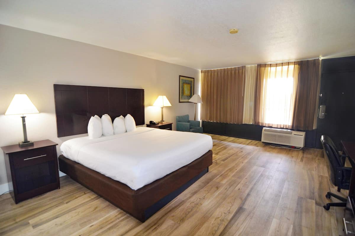 Chambre, 1 trĂšs grand lit | Ăquipements de la chambre