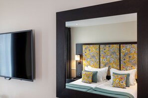 Deluxe Twin Room | 1 bedroom, premium bedding, minibar, in-room safe