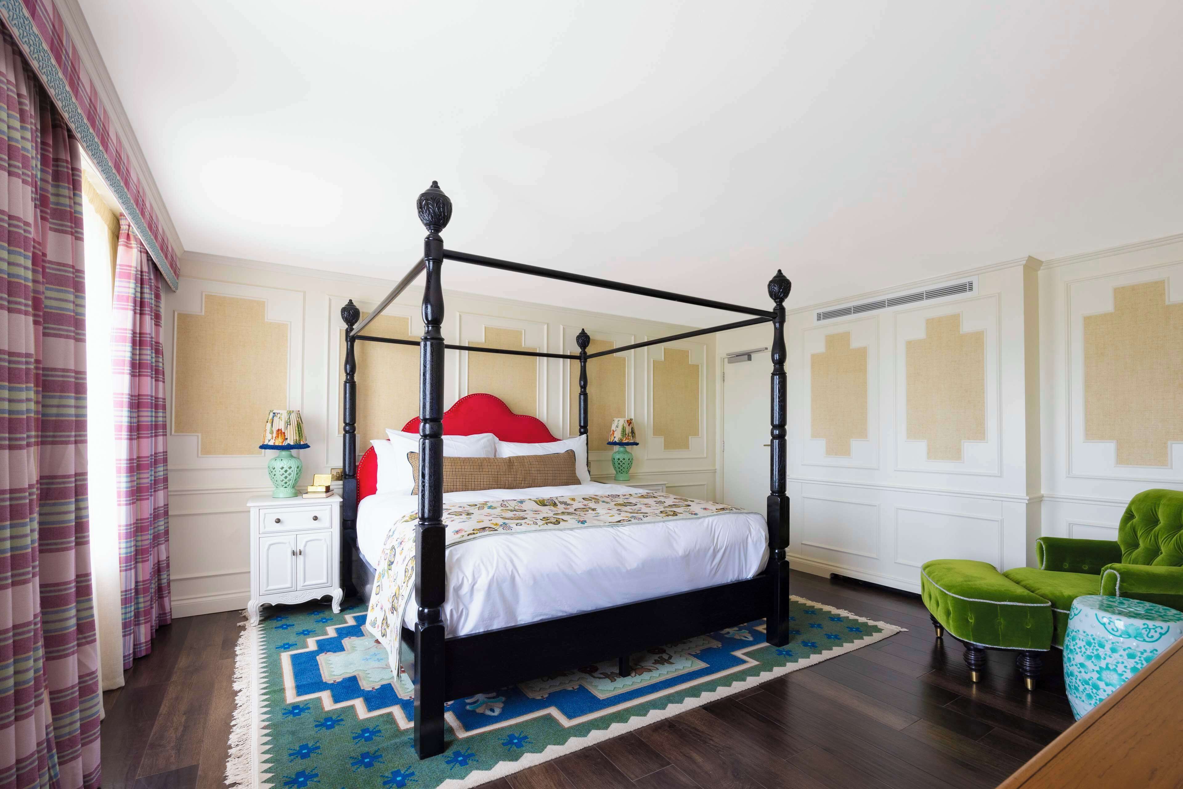 egyptian cotton sheets, premium bedding, down duvets, pillow-top beds