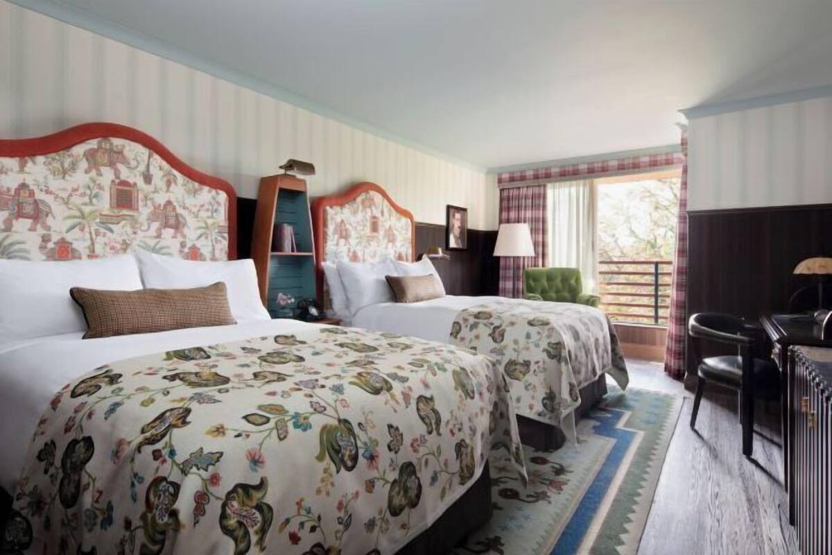Egyptian cotton sheets, premium bedding, down comforters, pillowtop beds