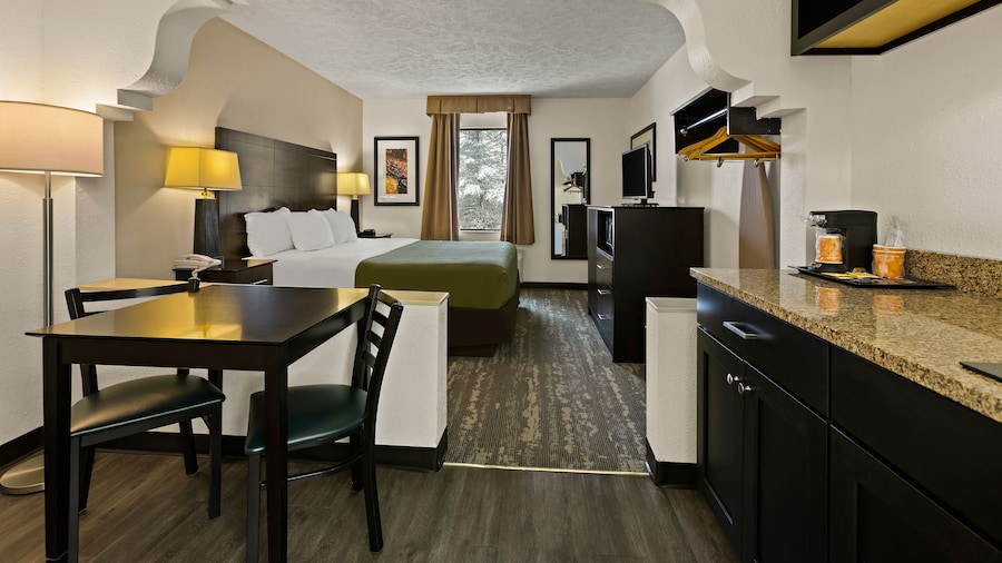 Quality Inn Traverse City