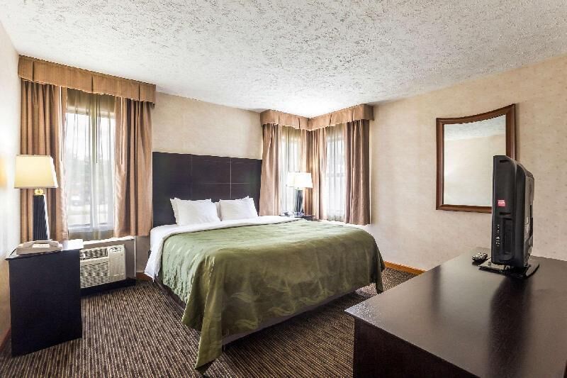 Blackout drapes, iron/ironing board, free cribs/infant beds, free WiFi
