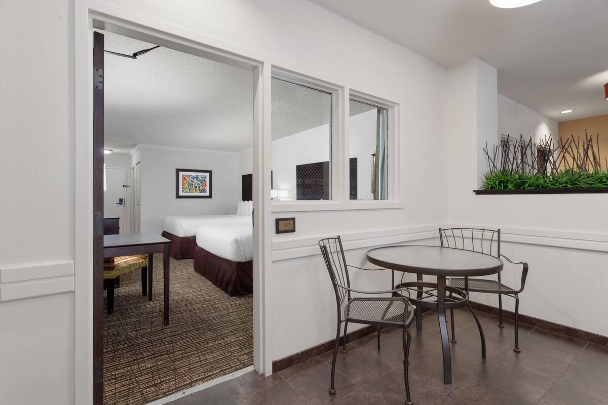 Room, 2 Queen Beds, Non Smoking, Pool View (Interior Terrace) | Premium bedding, in-room safe, desk, soundproofing