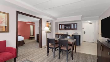 Literie de qualité, coffre-fort, bureau, système d’insonorisation