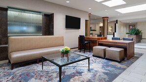 Lobby - Wyndham Minneapolis South/Burnsville (Burnsville)