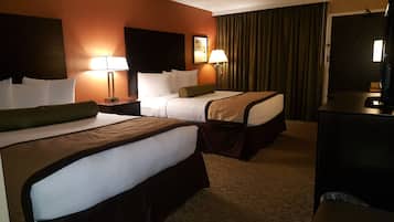 標準客房, 2 張加大雙人床, 非吸煙房, 露台 | 高級寢具、客房內保險箱、書桌、隔音