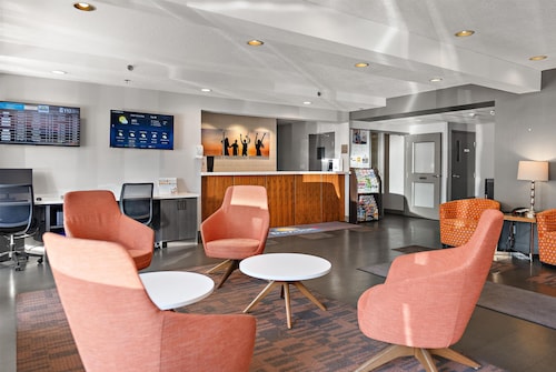 Days Inn by Wyndham Victoria Airport Sidney