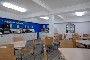 Dining - Days Inn by Wyndham Victoria Airport Sidney (Sidney)