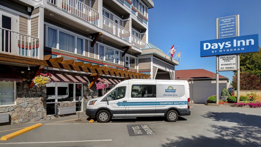 Days Inn by Wyndham Victoria Airport Sidney