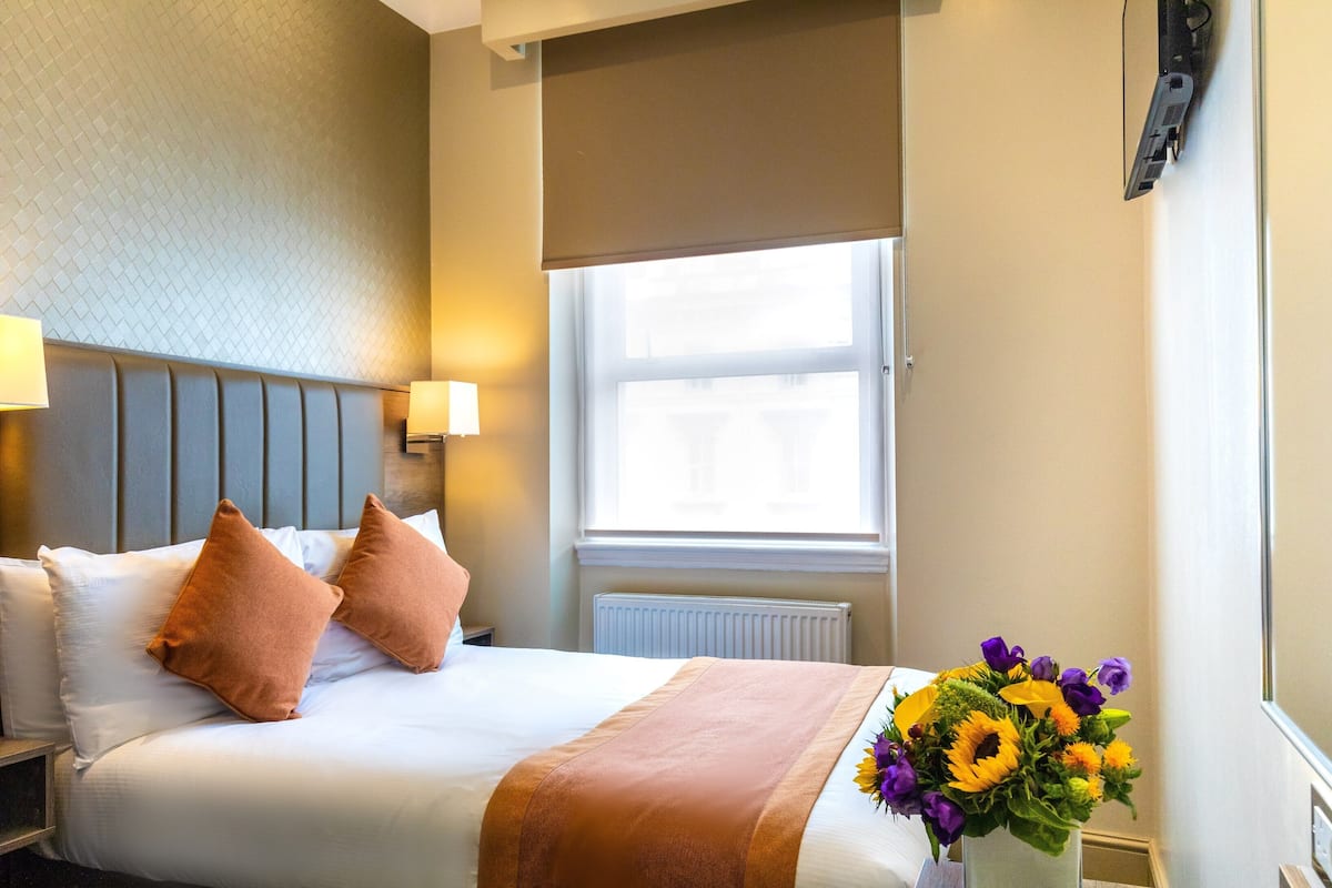 In-room safe, desk, laptop workspace, blackout drapes
