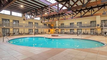 Indoor pool, sun loungers