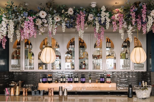 100 Queen's Gate Hotel London Kensington, Curio Collection by Hilton