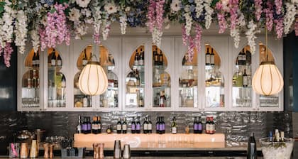 100 Queen's Gate Hotel London Kensington, Curio Collection by Hilton
