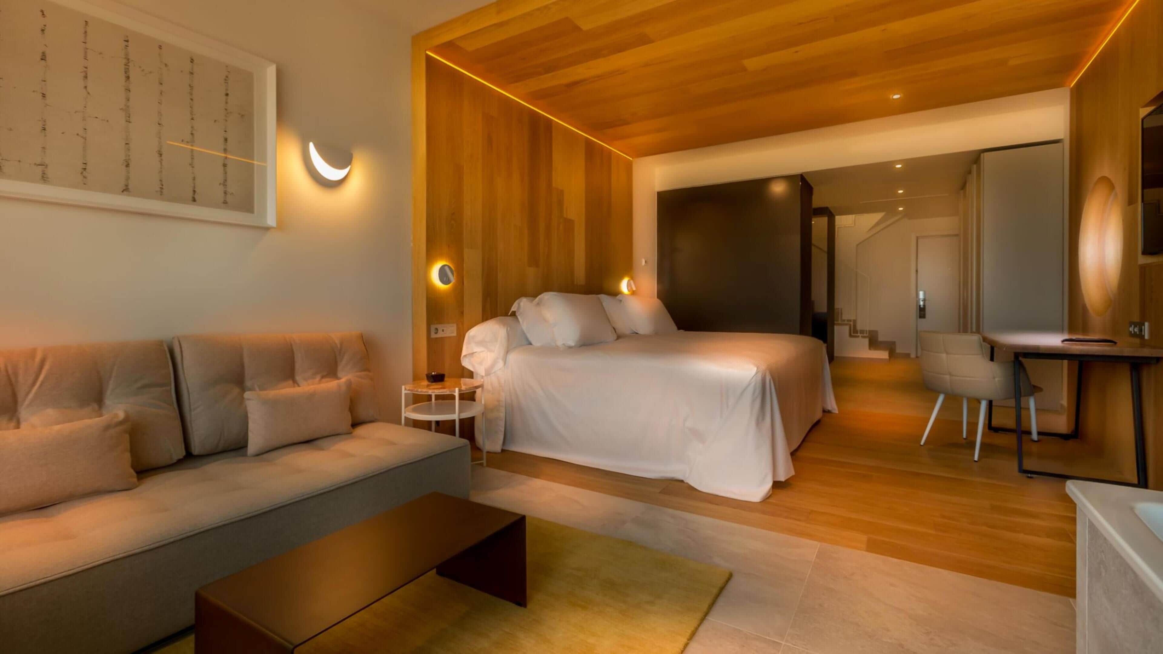 Hypo-allergenic bedding, memory foam beds, minibar, in-room safe