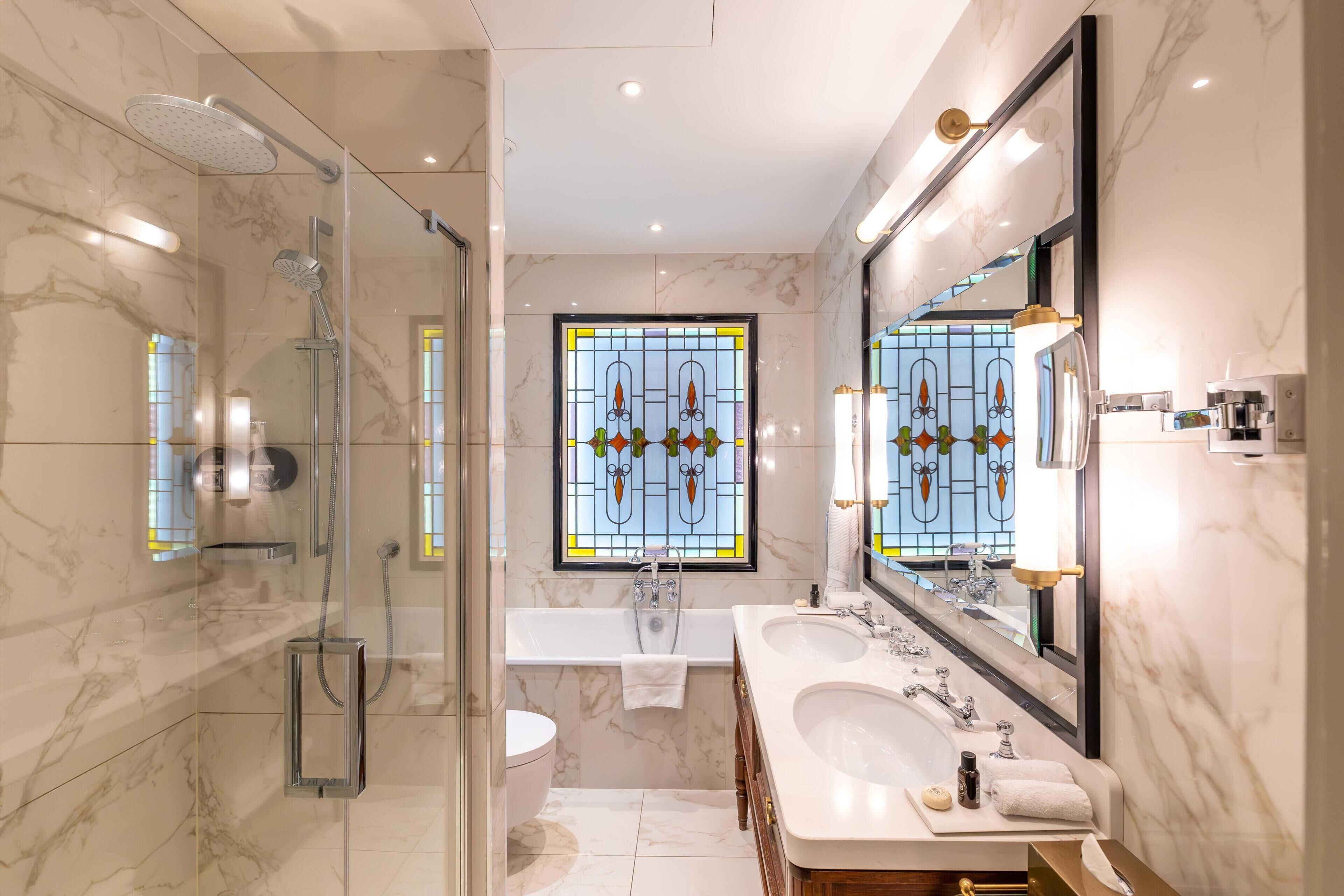 Photo - 100 Queen's Gate Hotel London Kensington, Curio Collection by Hilton