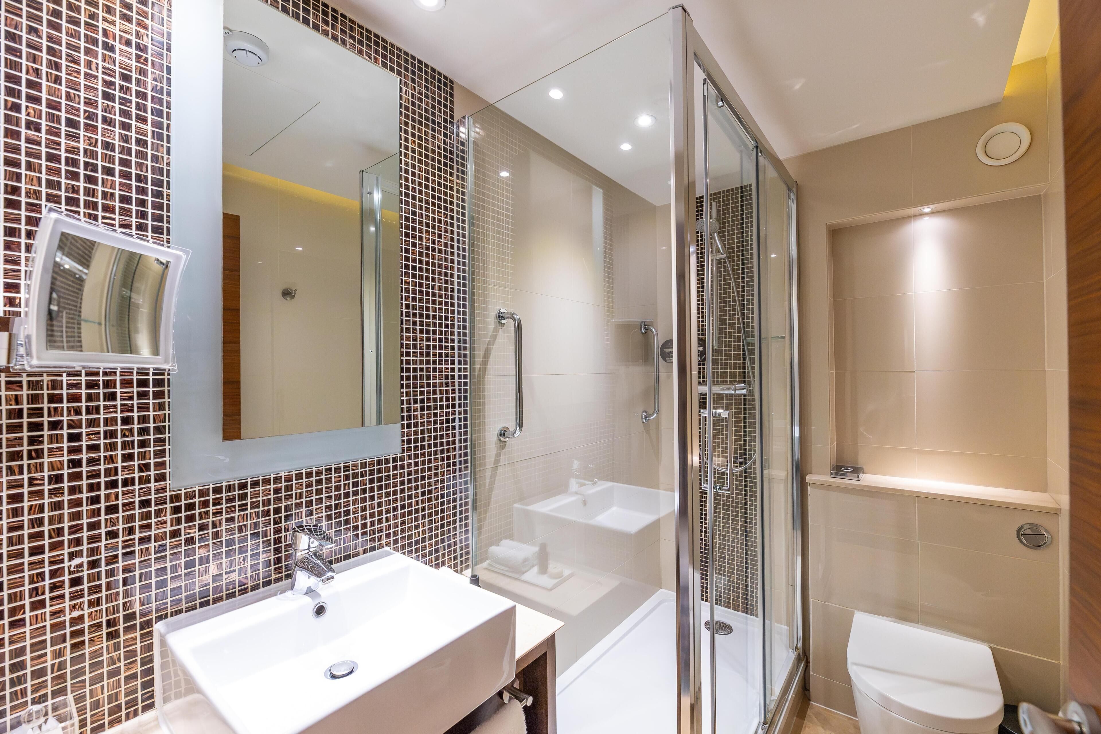 Photo - 100 Queen's Gate Hotel London Kensington, Curio Collection by Hilton