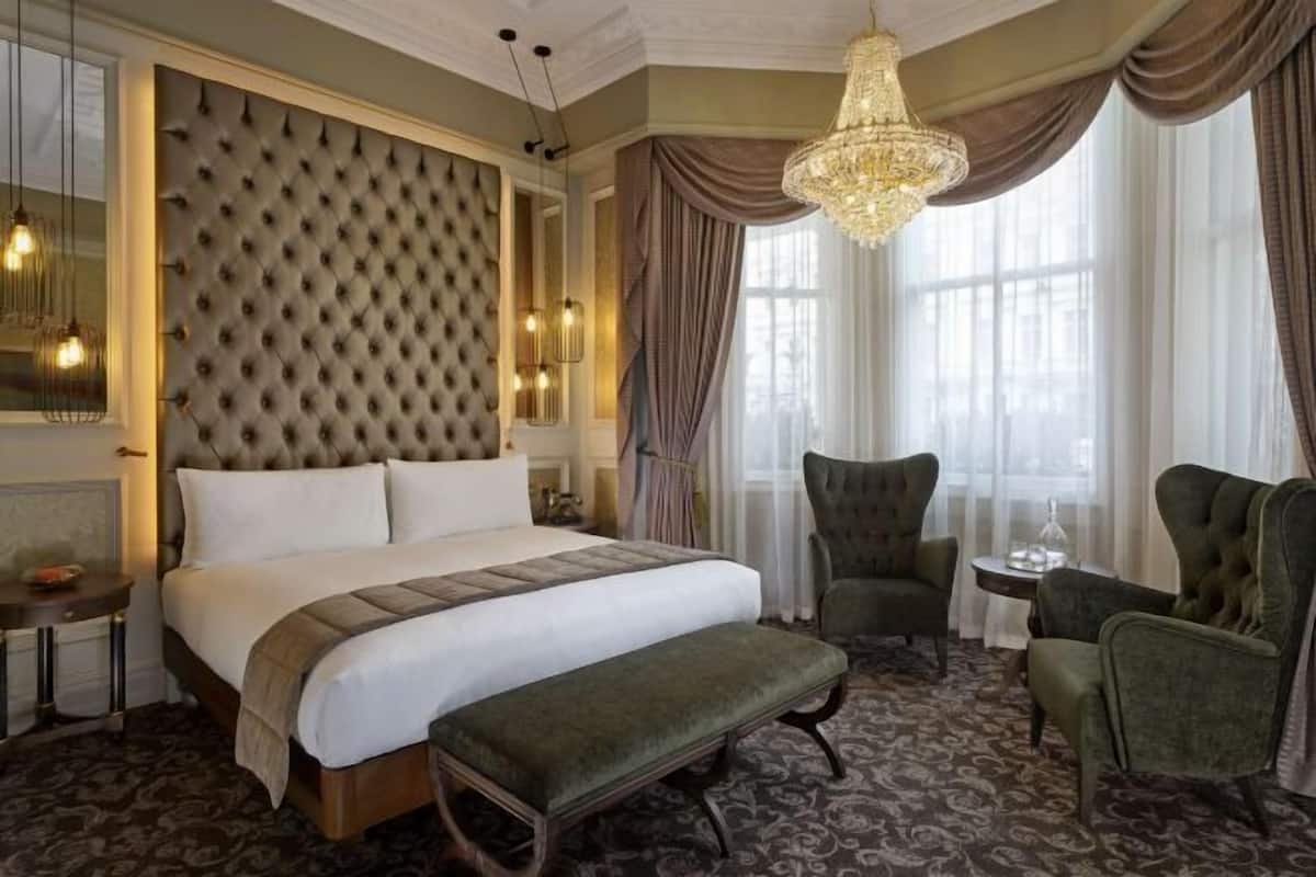 Hypo-allergenic bedding, memory foam beds, minibar, in-room safe