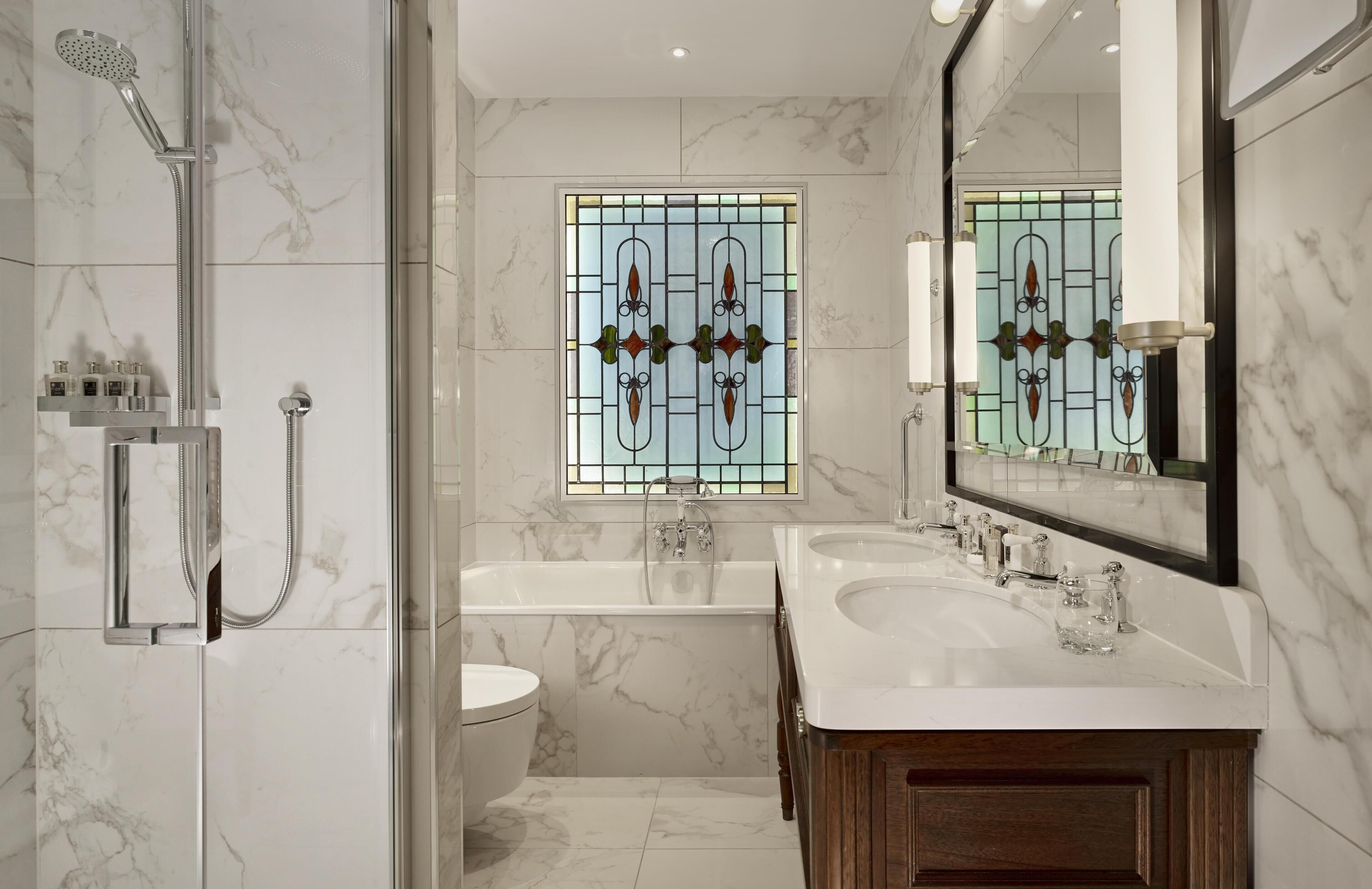 Photo - 100 Queen's Gate Hotel London Kensington, Curio Collection by Hilton