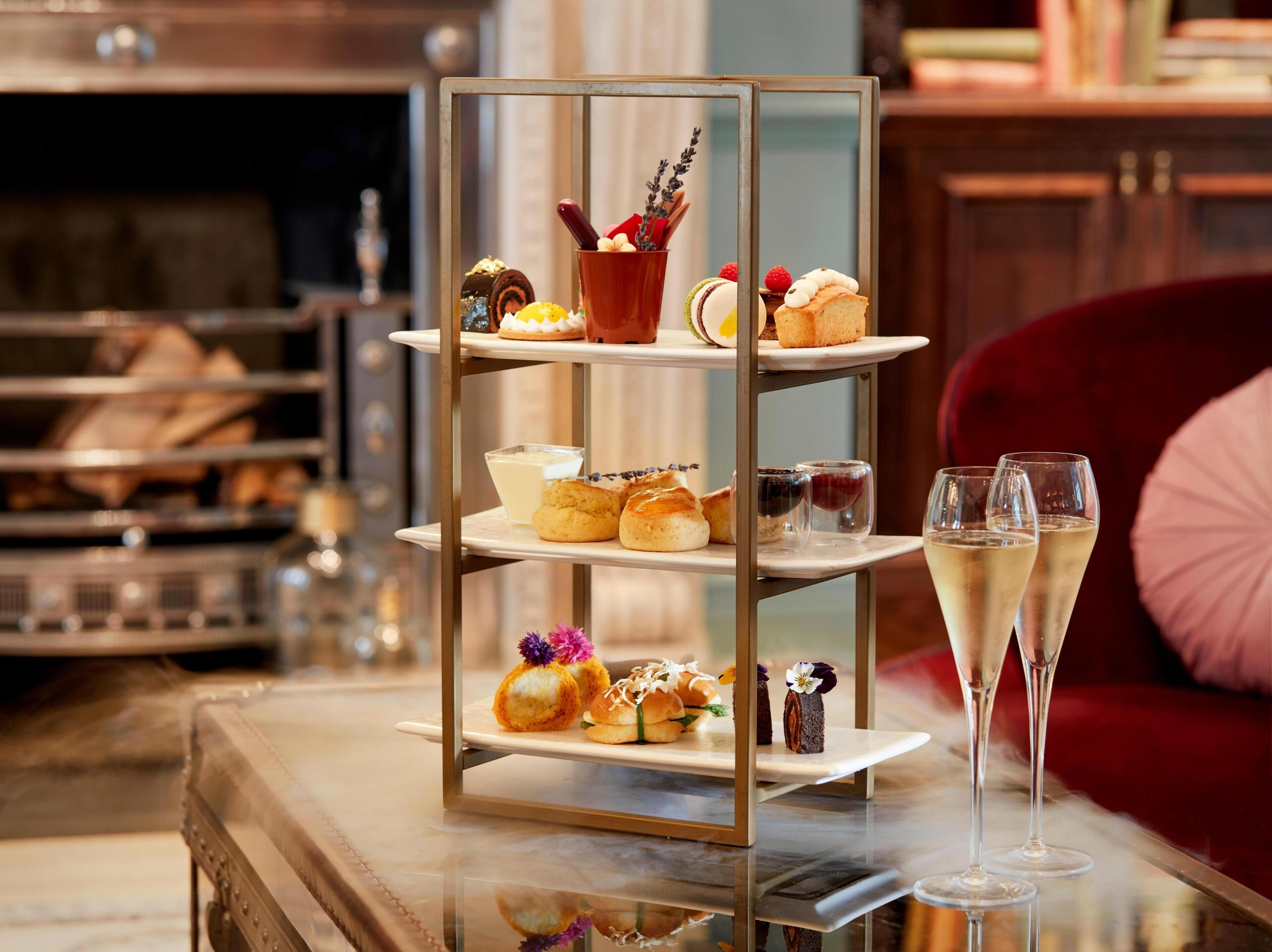 Photo - 100 Queen's Gate Hotel London Kensington, Curio Collection by Hilton