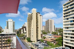 Suite, 2 chambres, cuisine | Vue depuis le balcon